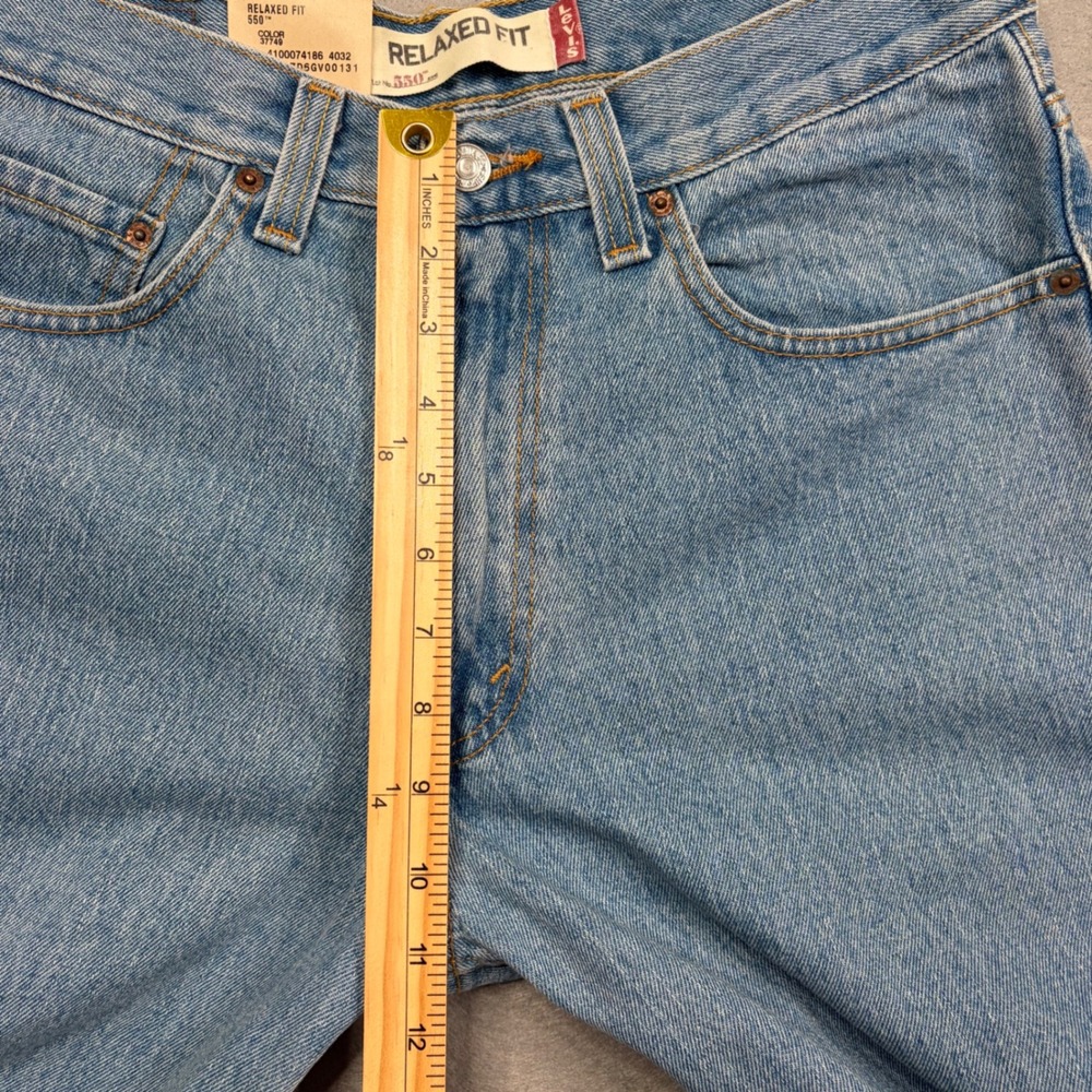 Levis 550 Relaxed Fit Tapered Leg Jeans Mens 32x34 Light Stonewash Blue - Picture 10 of 14